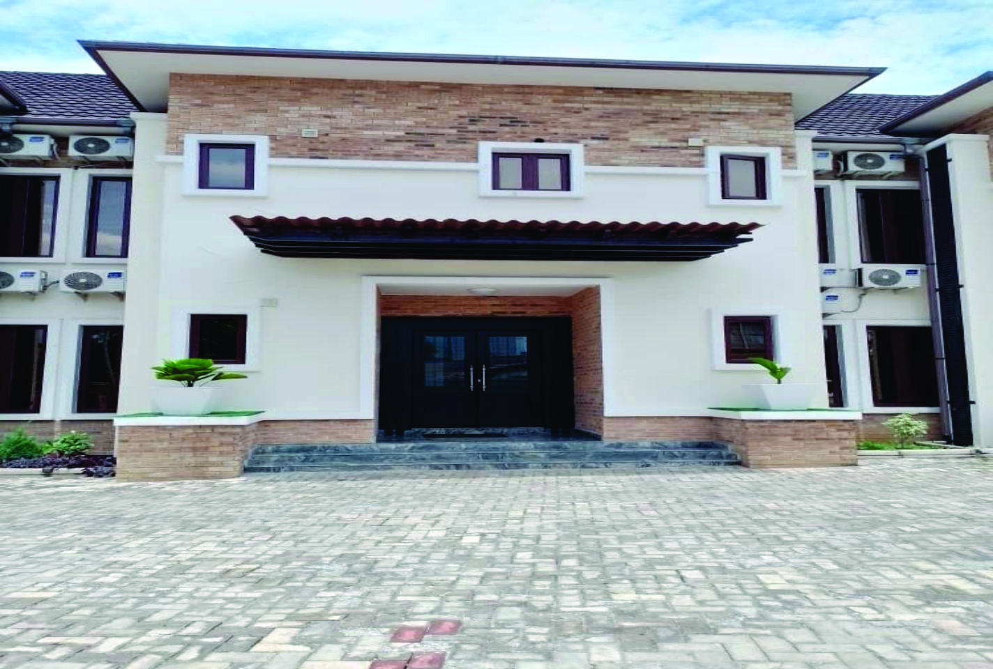 Edel Ville Apartment